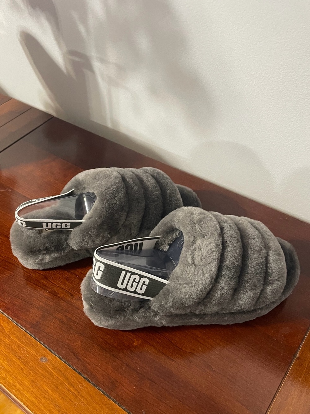 UGG Slippers (fluff yeah slide) - BRAND NEW